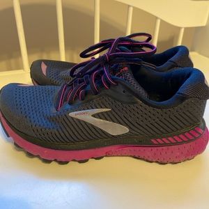 Brooks Adrenaline GTS Woman’s running shoe